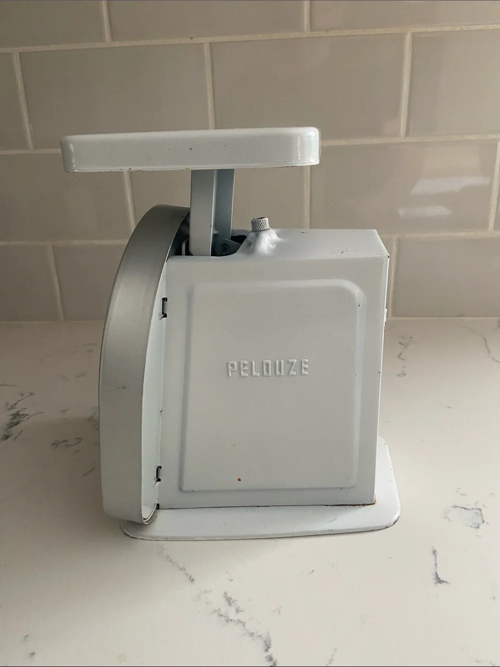 Vintage Pelouze Deluxe Wayette Kitchen Scale White 25 lb YG400 MCM